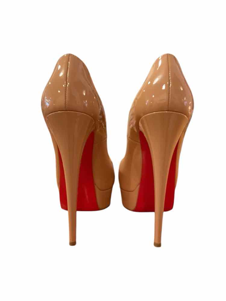Christian Louboutin Size 38 NUDE Shoes