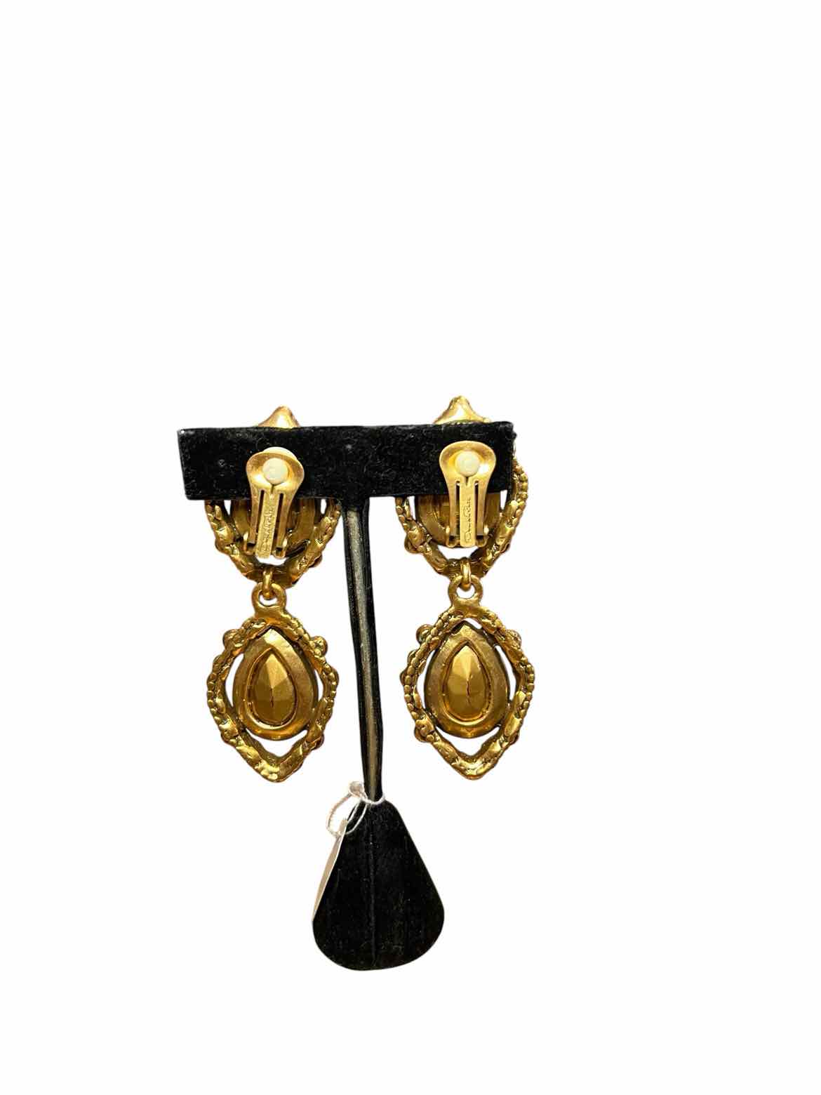 Oscar de la Renta Size Long PURP/RED Earrings