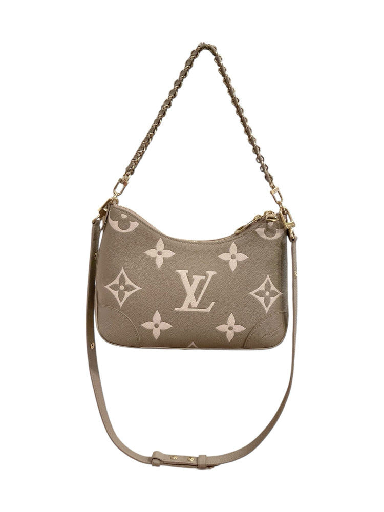 LOUIS VUITTON Size PM dove/cream Purse