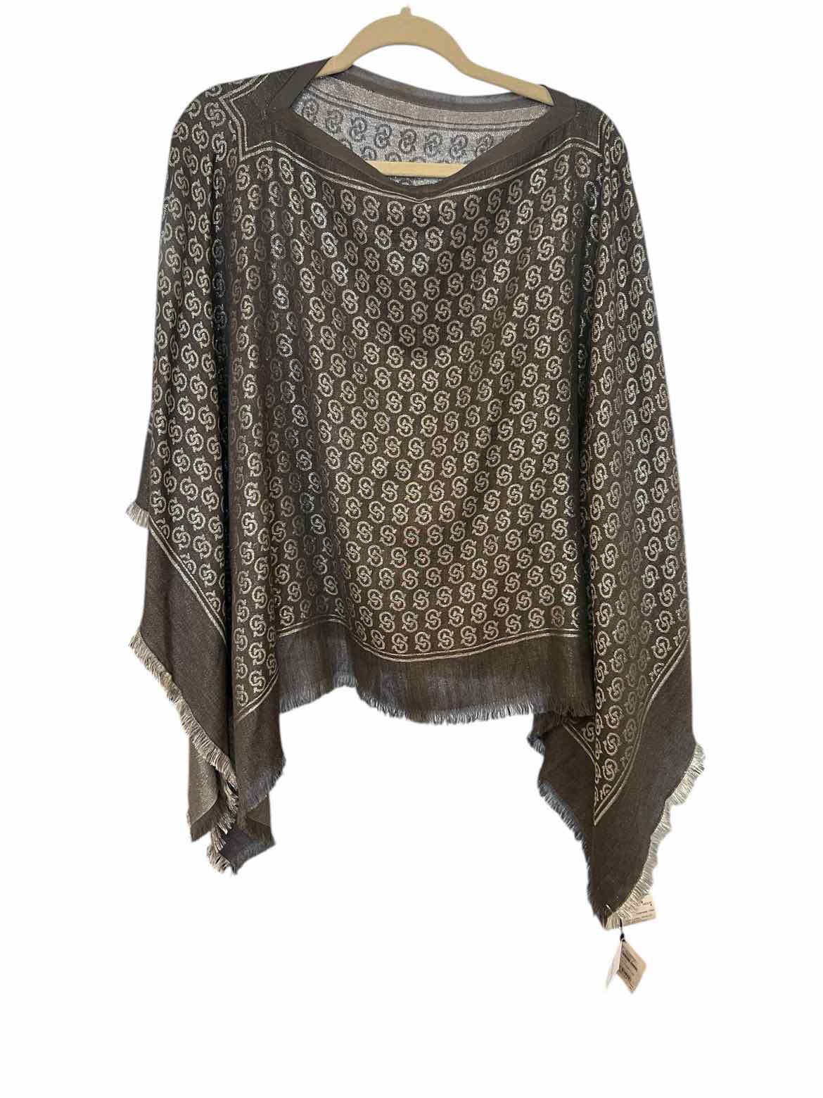 Ferragamo Size OS grey/white Poncho