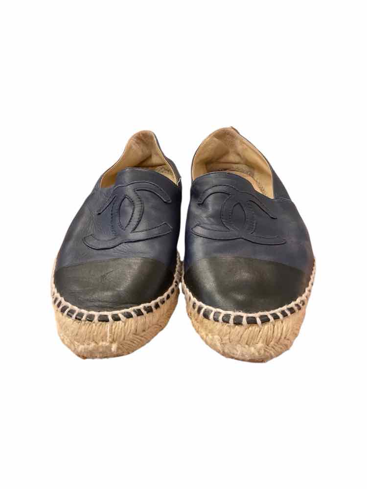 Chanel Size 40 Navy Shoes