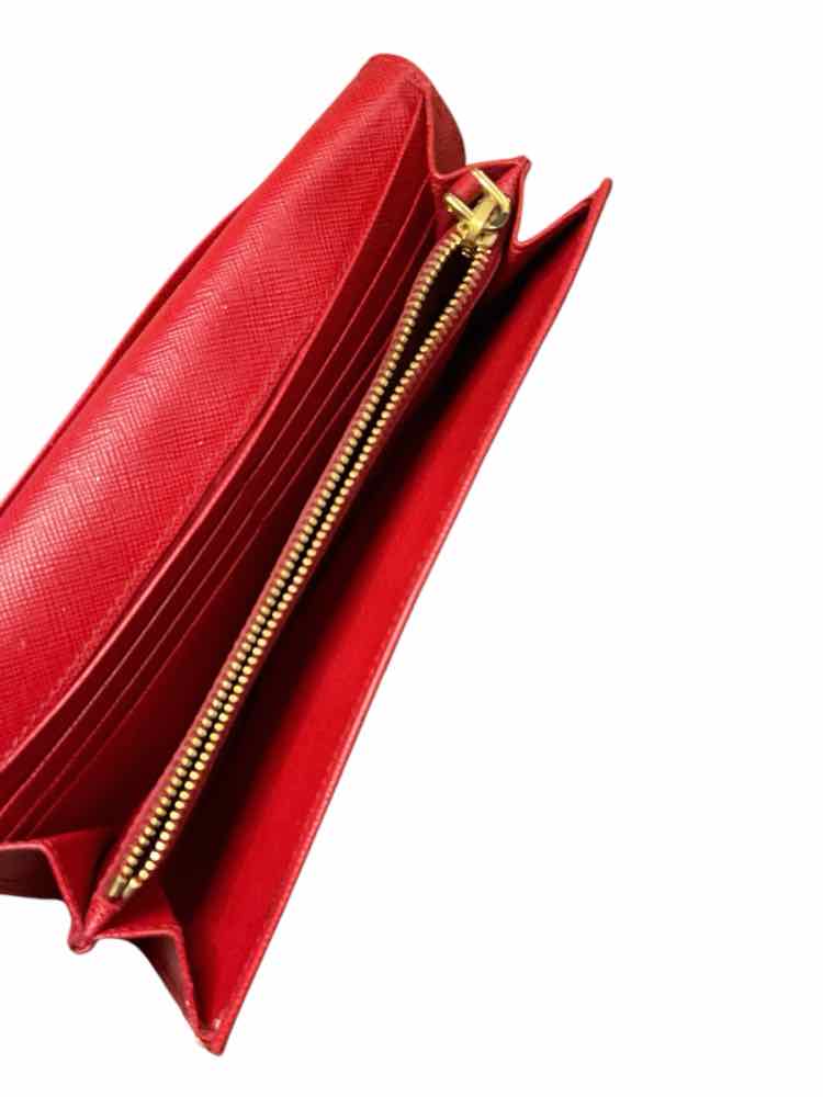 Prada Size Long red/orange Wallet