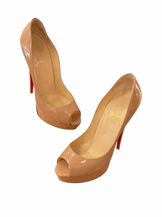 Christian Louboutin Size 38 NUDE Shoes