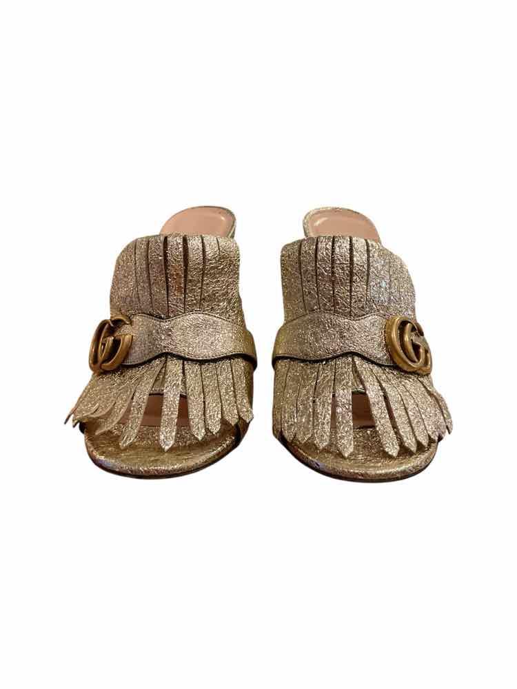 GUCCI Size 40 gold Shoes