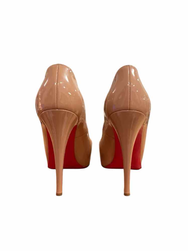 Christian Louboutin Size 39 NUDE Shoes