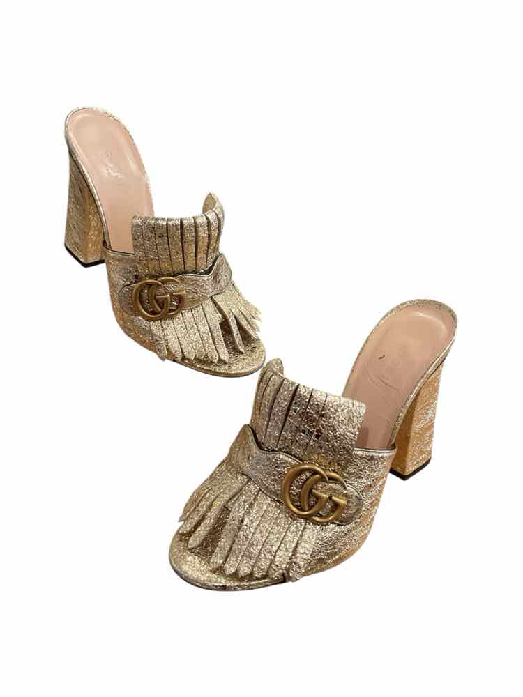 GUCCI Size 40 gold Shoes