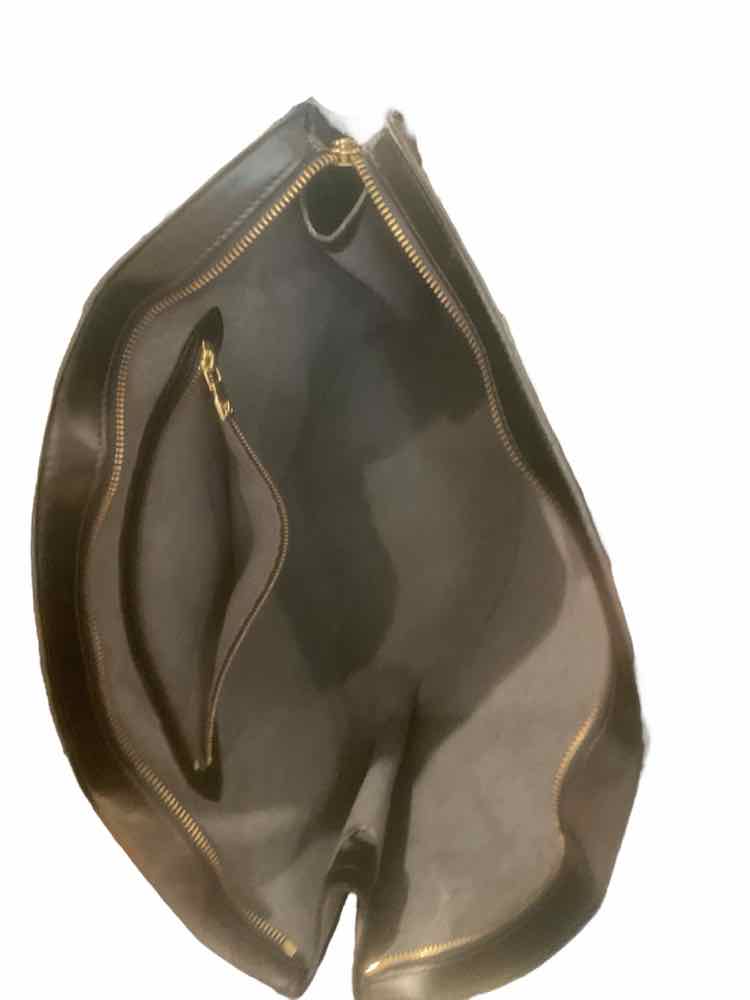 LOUIS VUITTON Size GM Black Purse