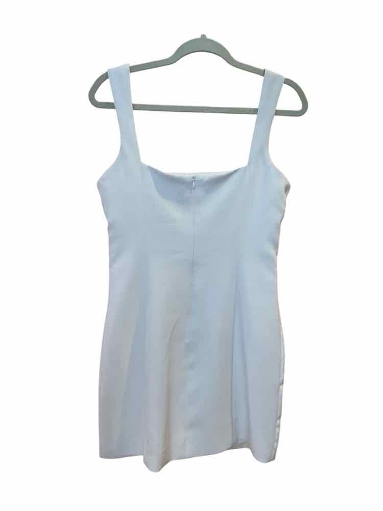 Elliatt Size Medium White Dress