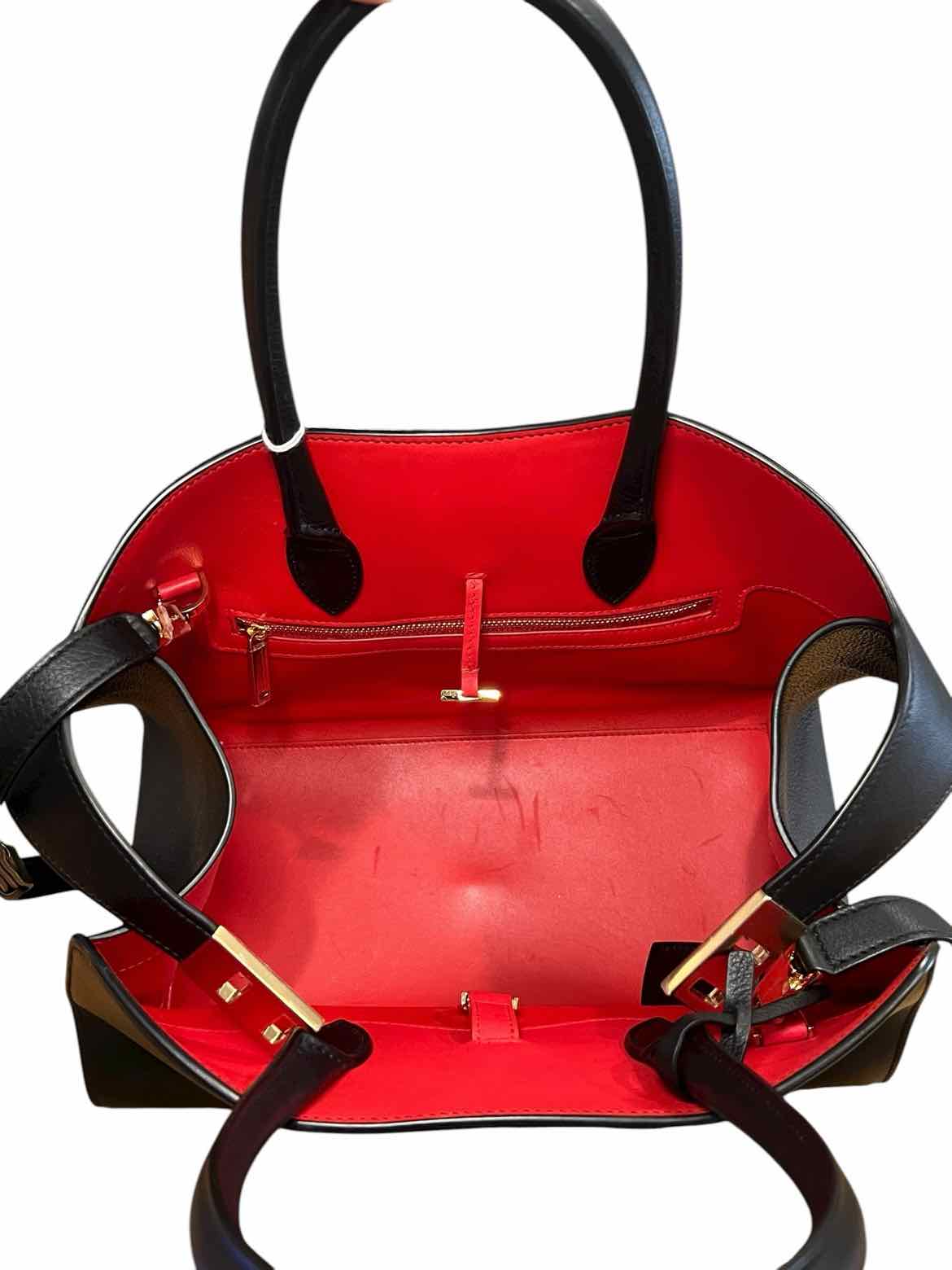 Ferragamo Size Medium black/red/gold Purse