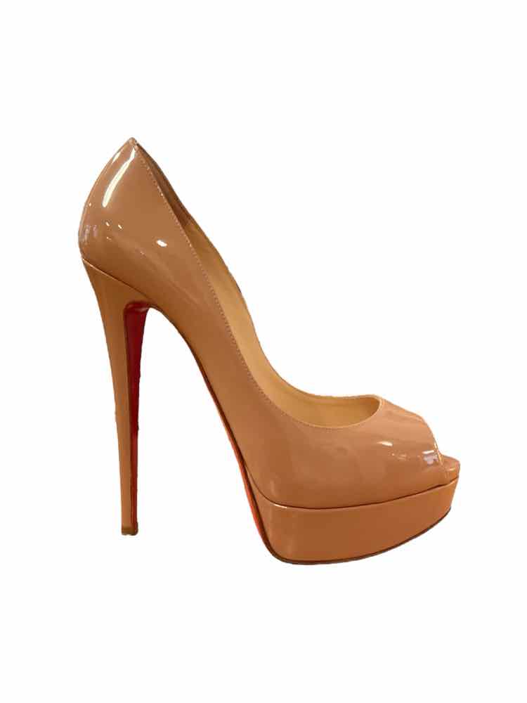 Christian Louboutin Size 38 NUDE Shoes