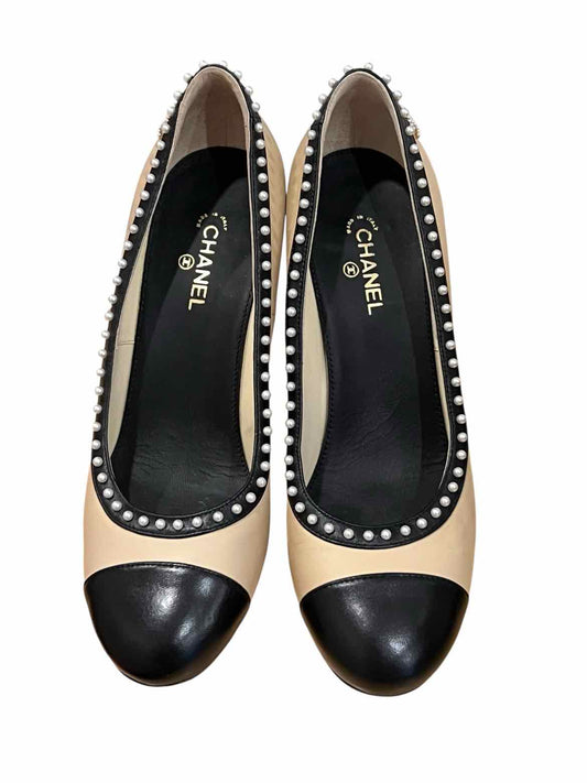 Chanel Size 38 tan/black Shoes