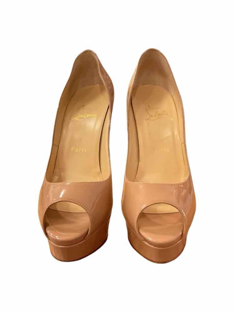 Christian Louboutin Size 38 NUDE Shoes