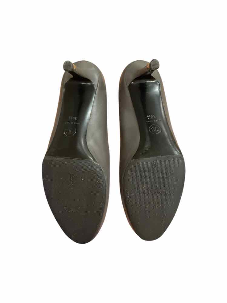Chanel Size 38.5 Grey Shoes