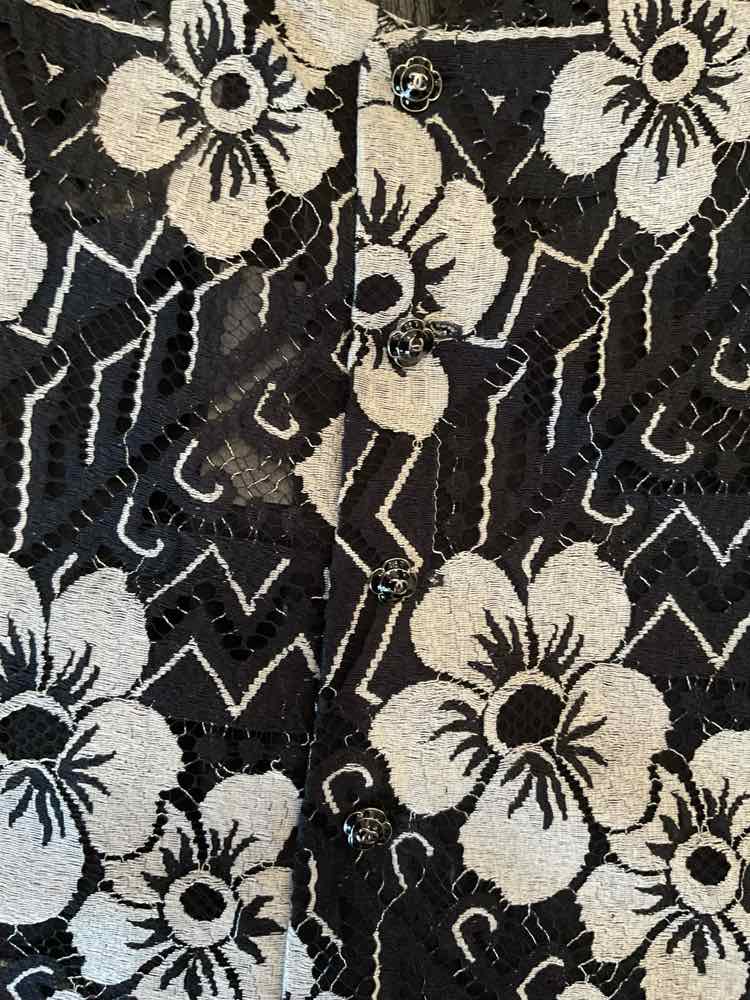 Chanel Size 42 BLK/WH Blouse