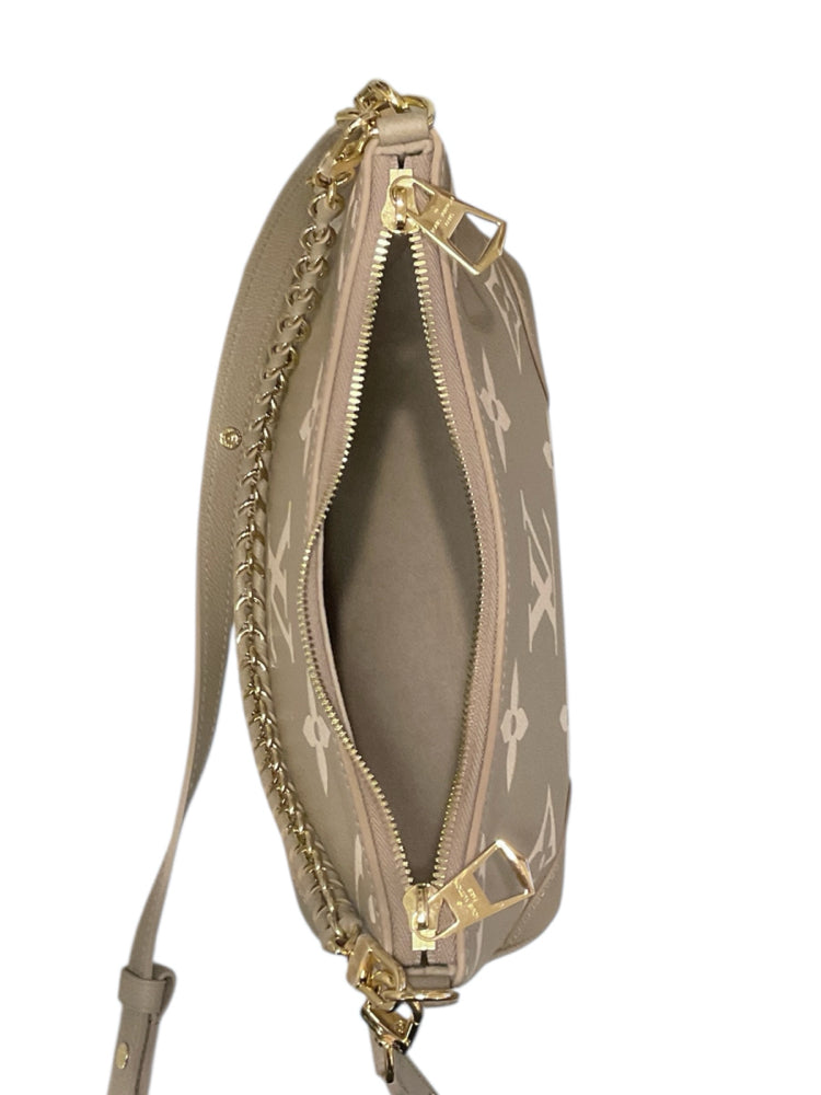 LOUIS VUITTON Size PM dove/cream Purse