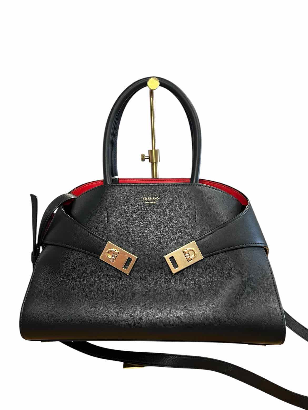 Ferragamo Size Medium black/red/gold Purse