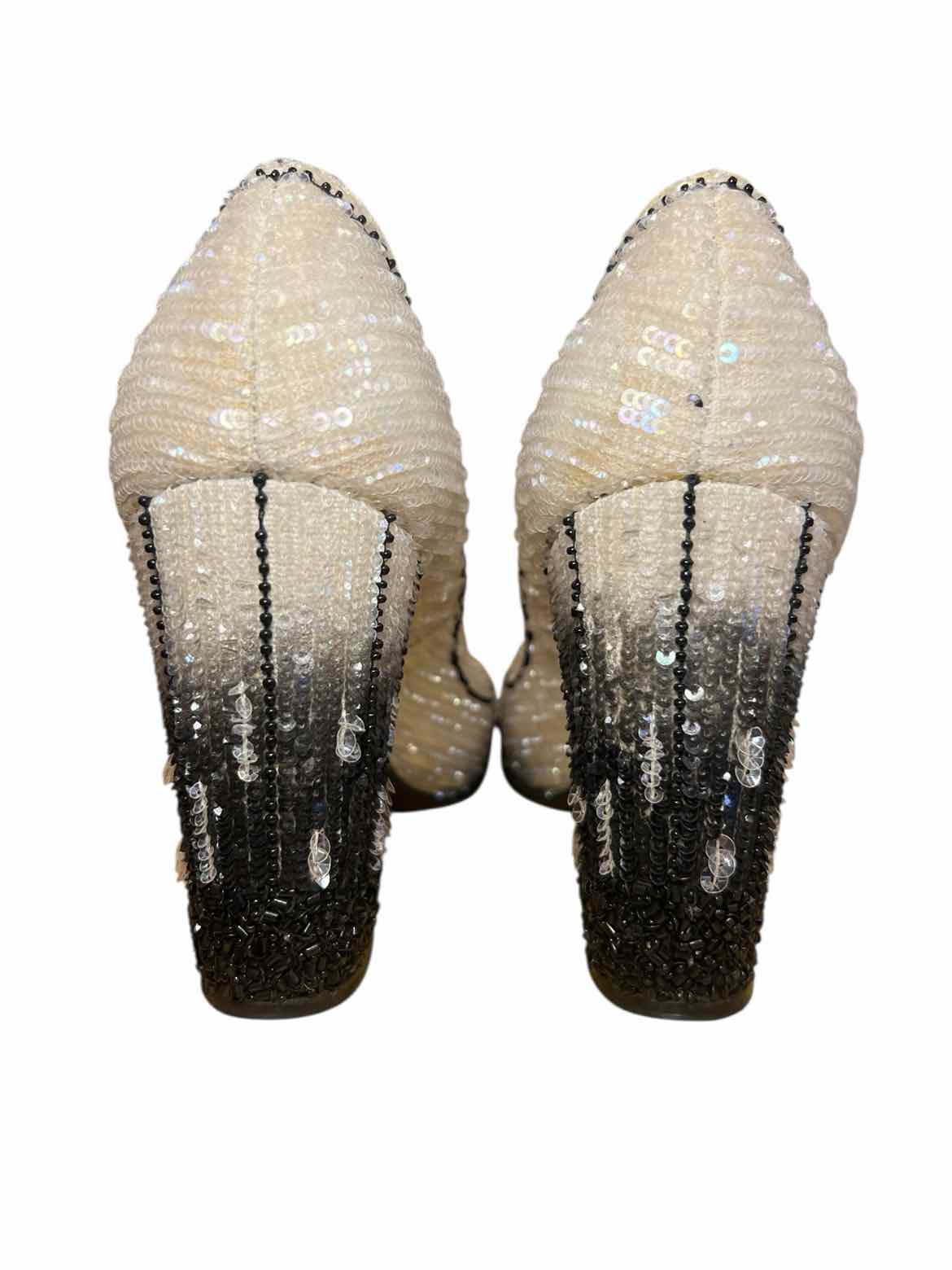 Chanel Size 38 Black/White Shoes