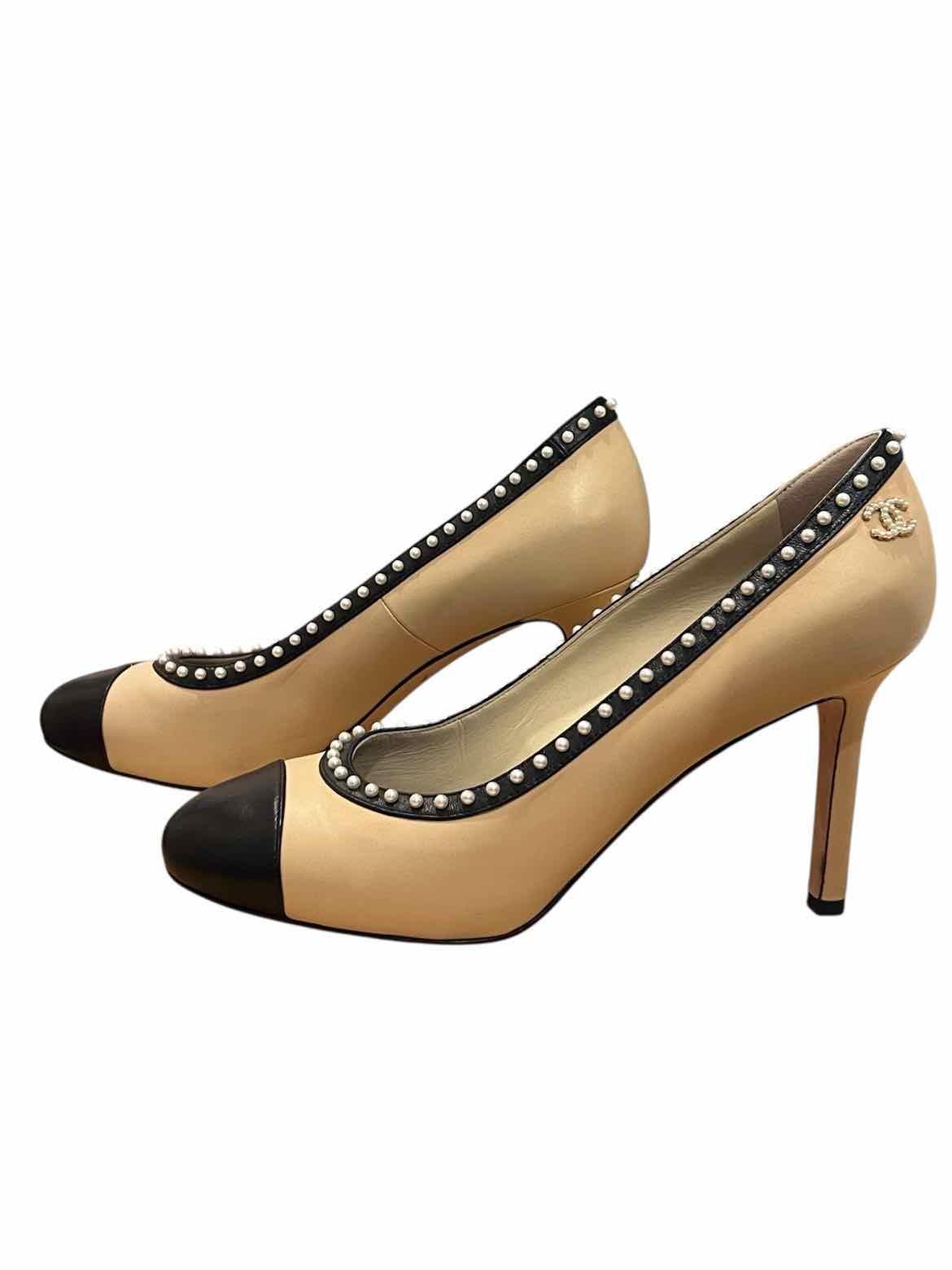 Chanel Size 38 tan/black Shoes