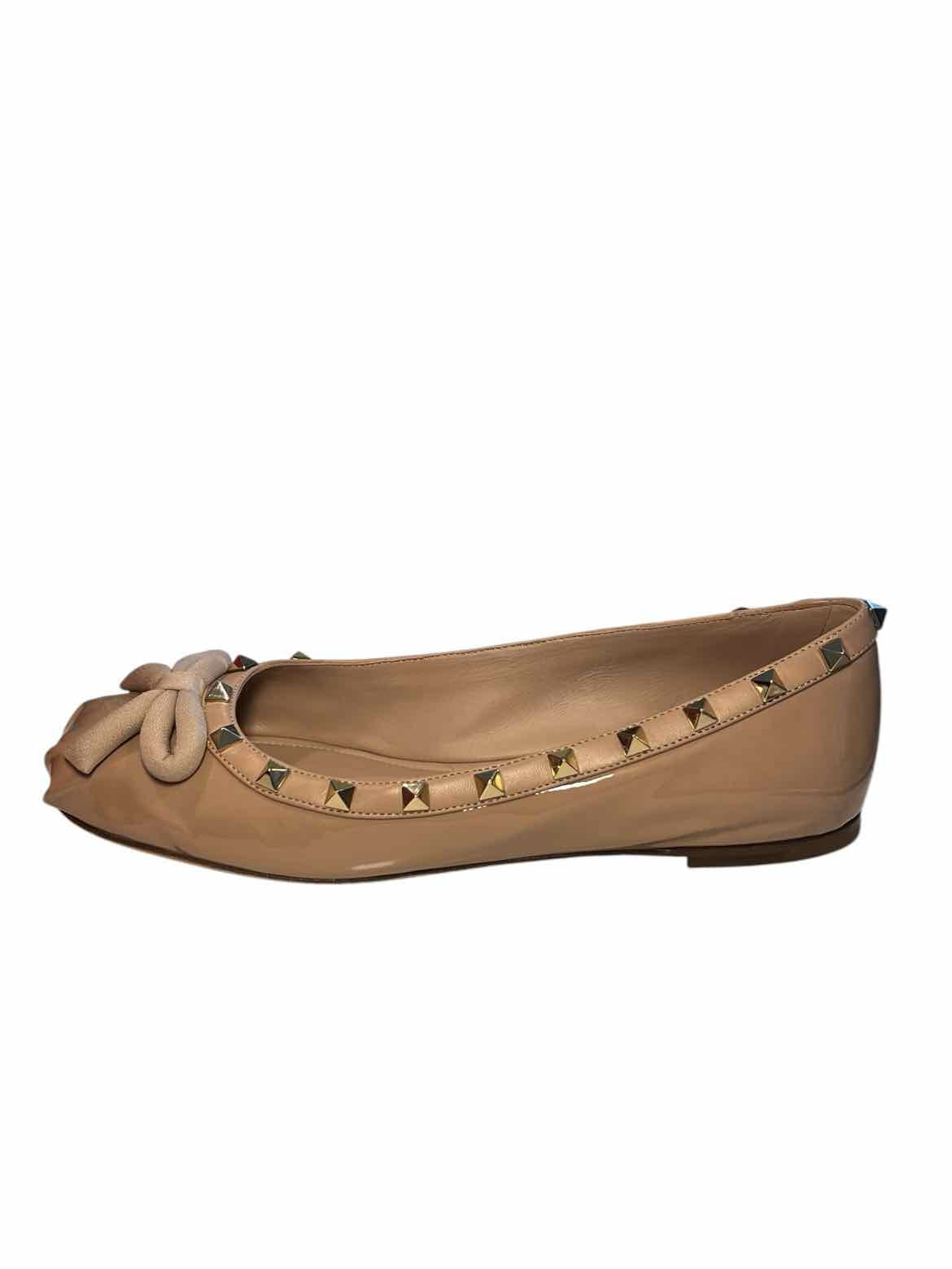 Valentino Size 39 BEIGE Shoes – Encore Consignment Boutique