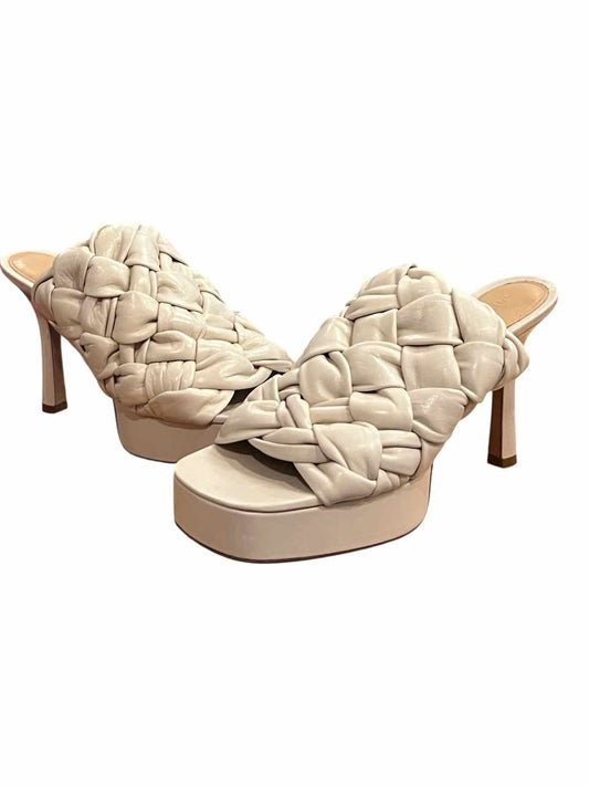 Bottega Veneta Size 36.5 Cream Shoes