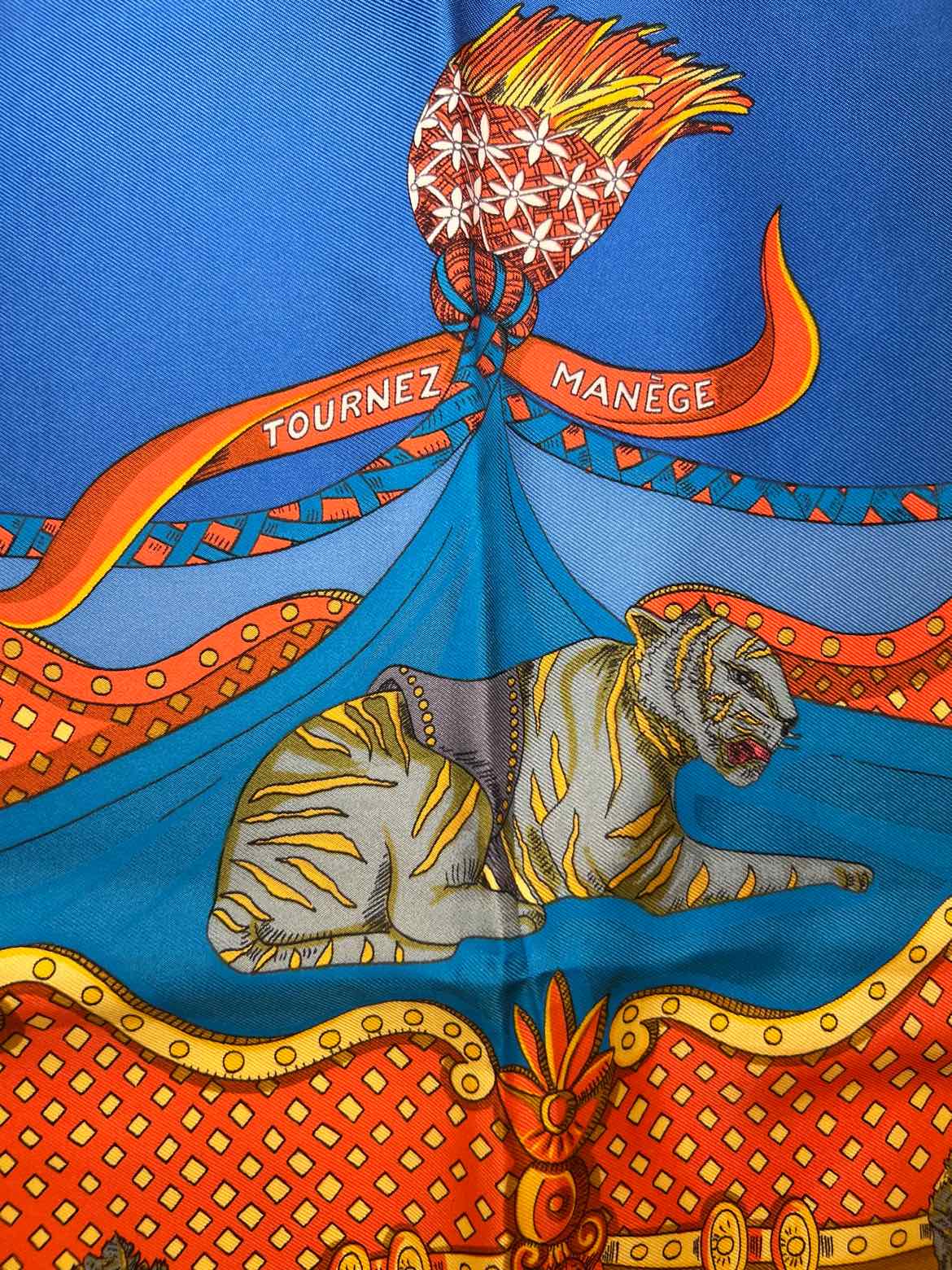 Hermes Size 90 blu/org/yel Scarf
