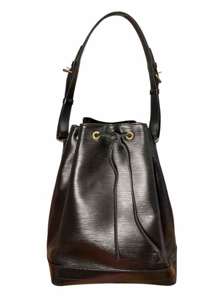 LOUIS VUITTON Size GM Black Purse
