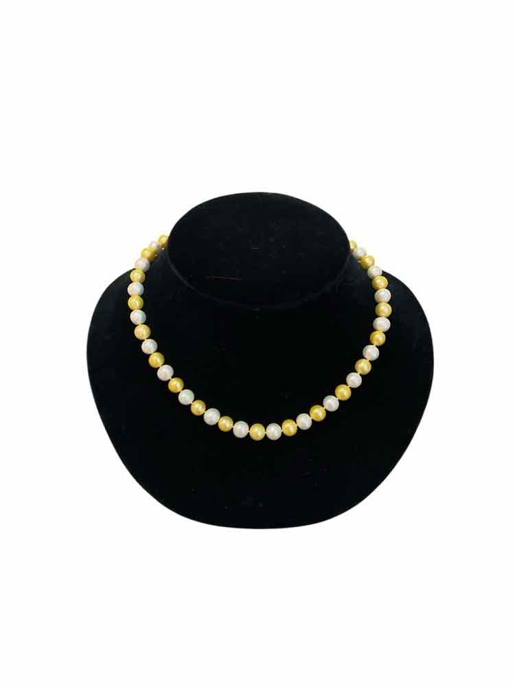 BOUTIQUE Size short wh/yell Necklace