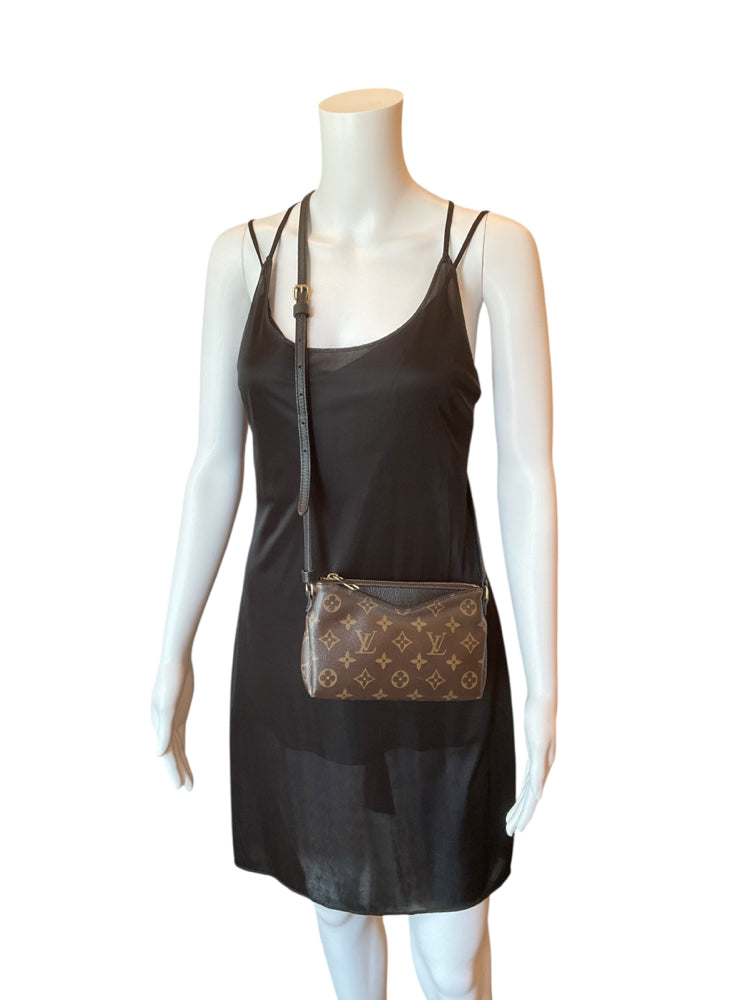 LOUIS VUITTON Size Small monogram/black Purse