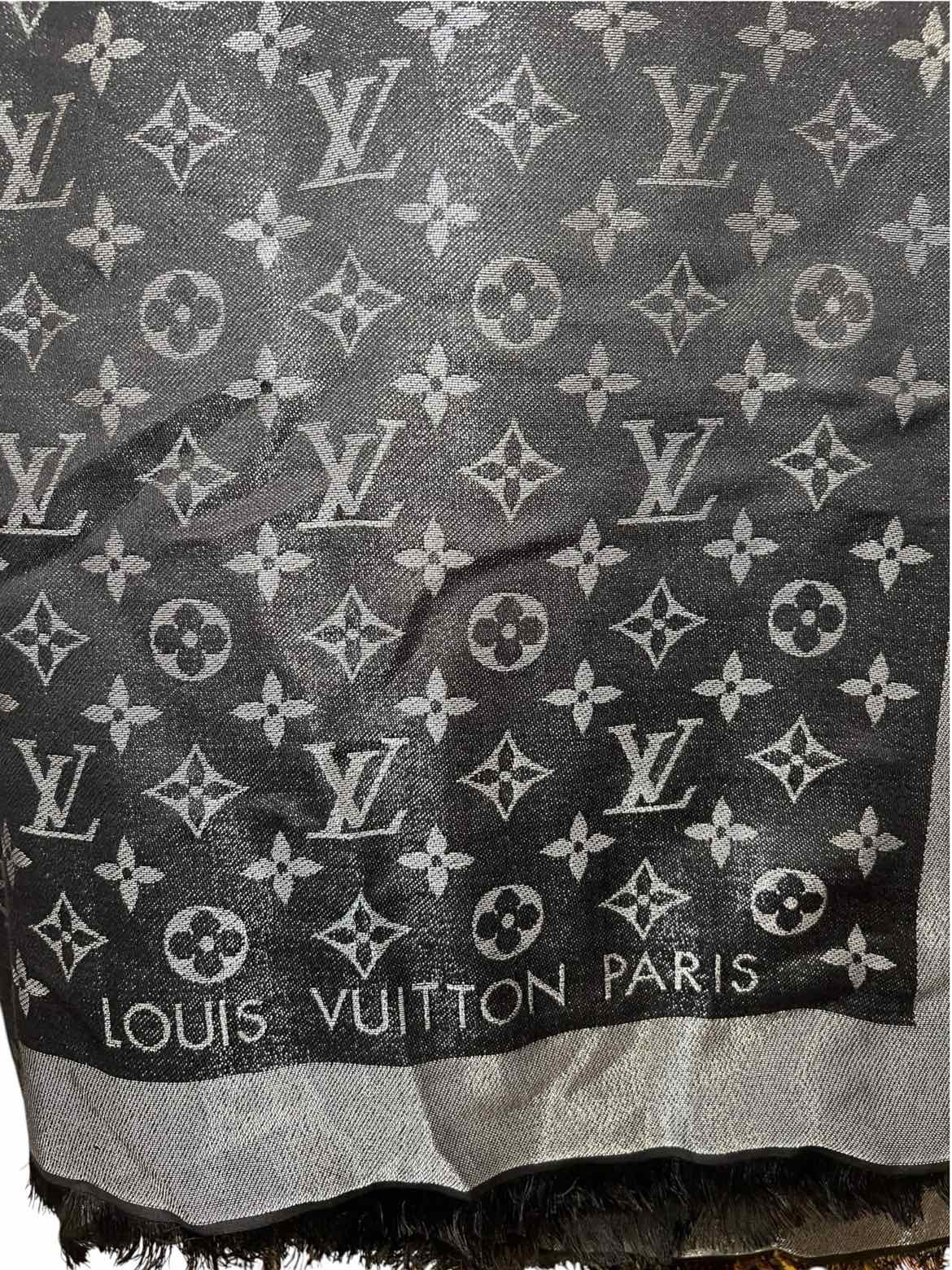 Louis Vuitton Size 56 X 56 black/silver Shine Shawl Shawl