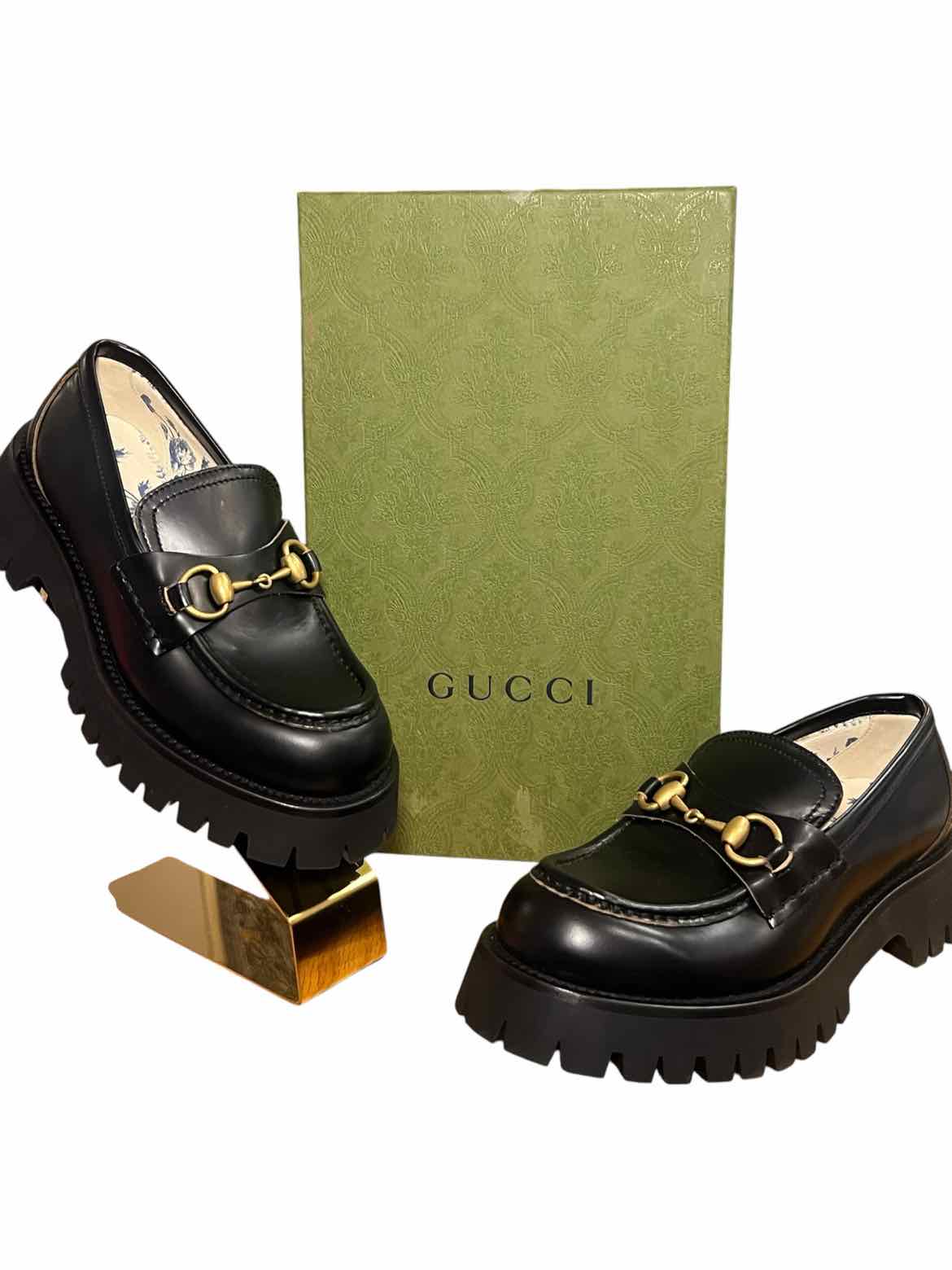 GUCCI Size 36.5 black/gold hardware Shoes
