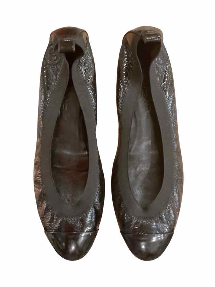 Chanel Size 39 black patent Shoes