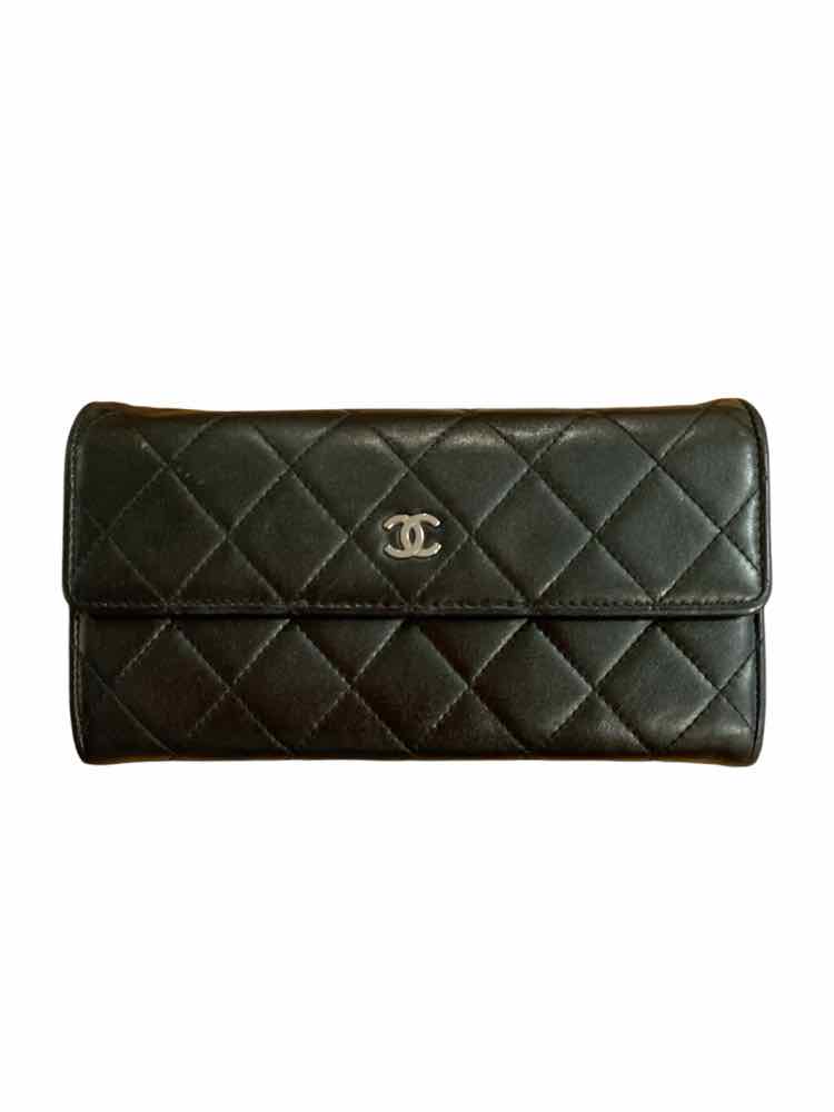 Chanel black/silver hardware Quilted Flap Wallet