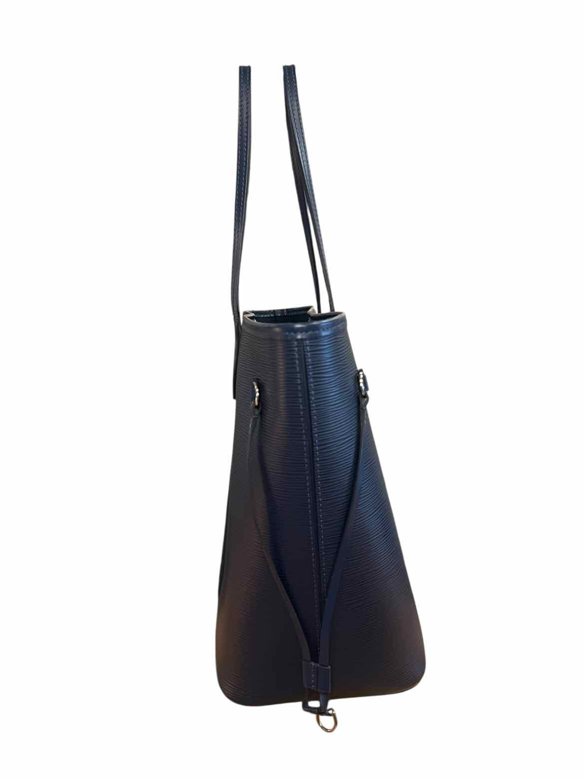 LOUIS VUITTON Size MM Indigo Purse