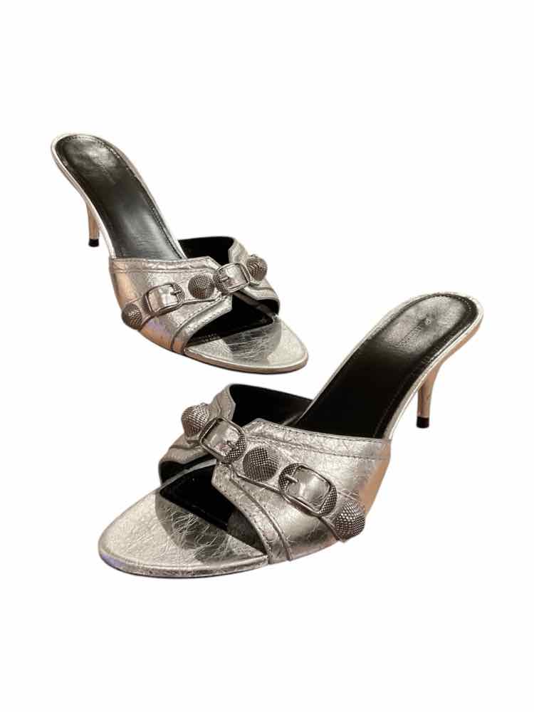 BALENCIAGA Size 38.5 silver Shoes