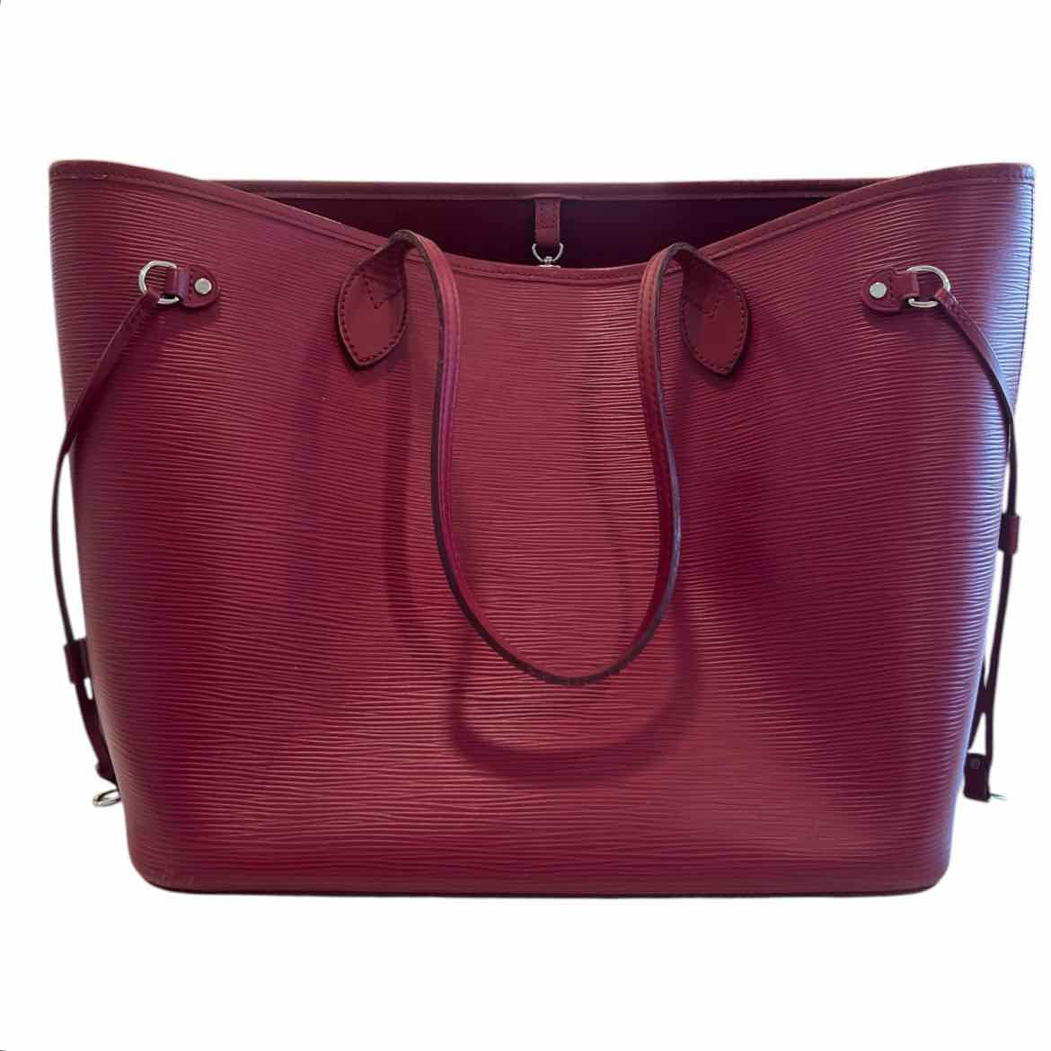 LOUIS VUITTON Size MM fuchsia/silver hardware Purse