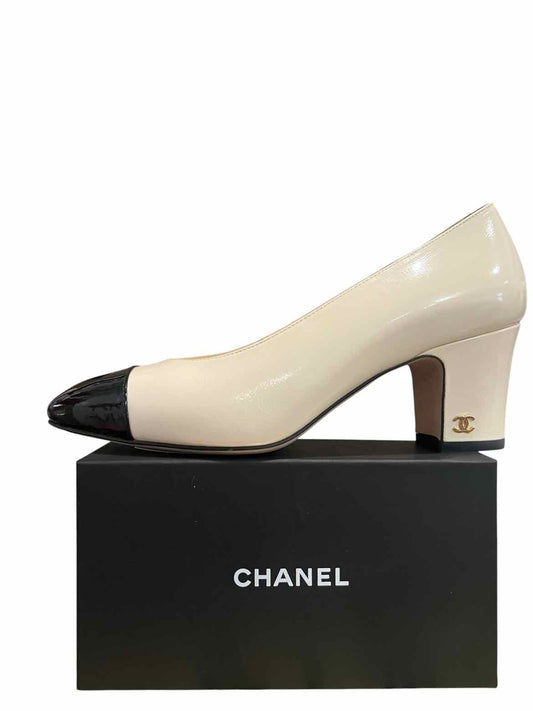 Chanel Size 37 ivory/black Shoes