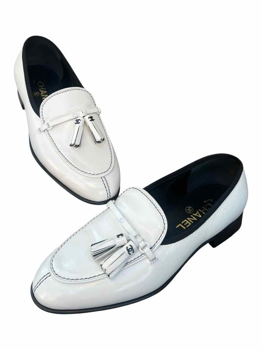 Chanel Size 9 Cream Shoes