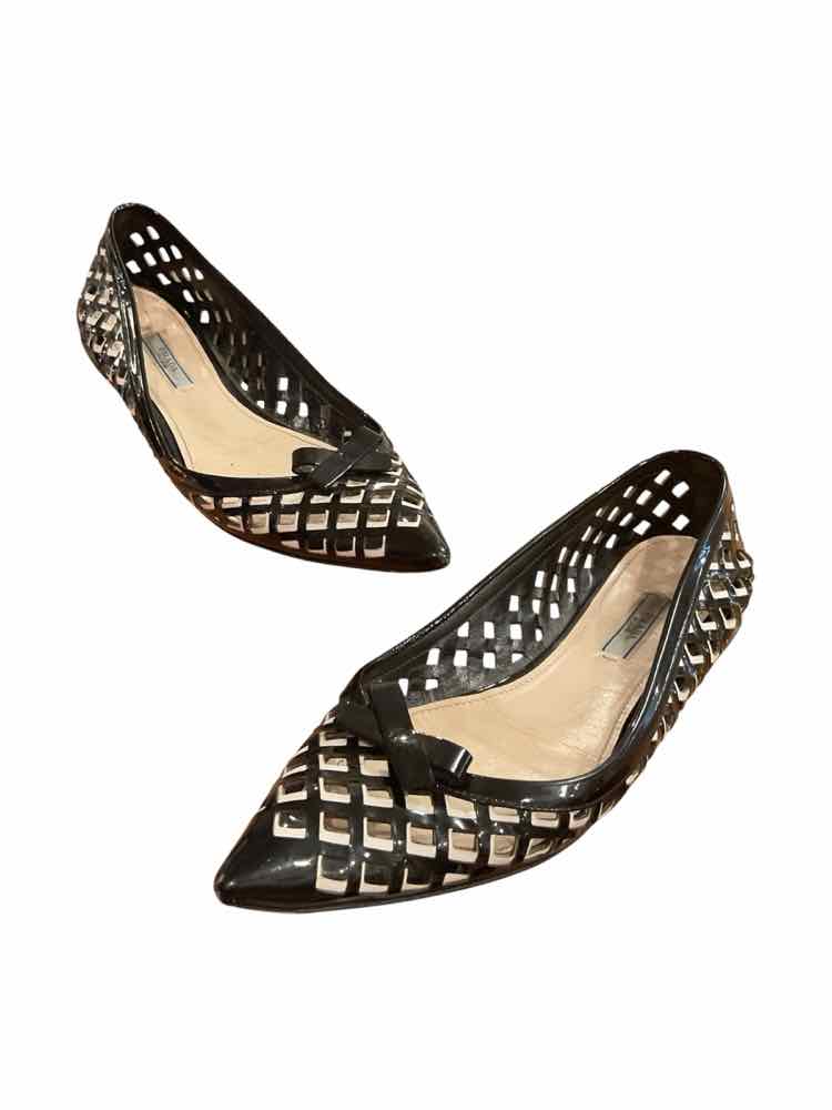 Prada Size 39 Black/White Shoes