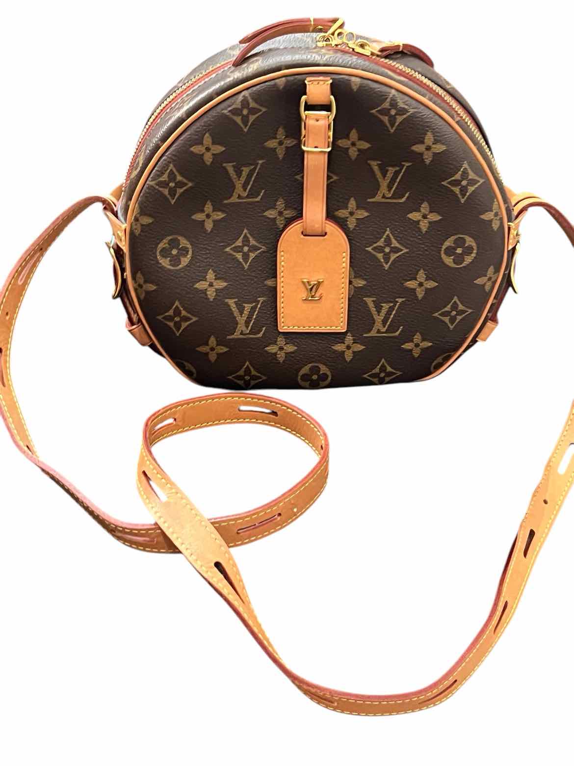 LOUIS VUITTON Size MM MONOGRAM Purse