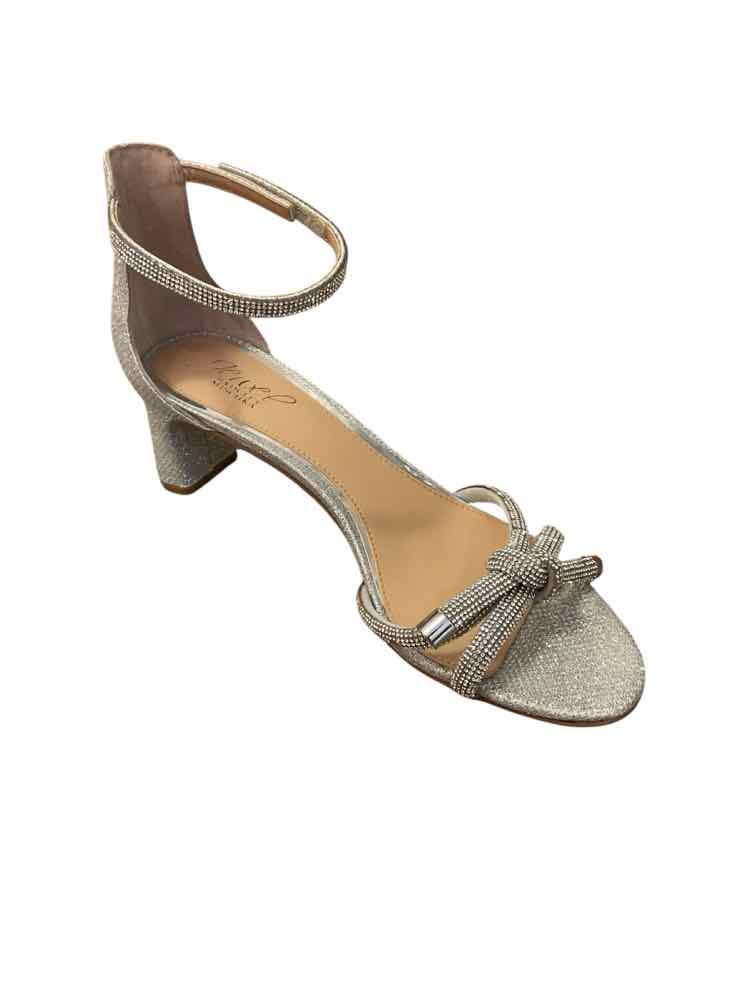 Jewel Badgley Mischka Size 8 silver Shoes