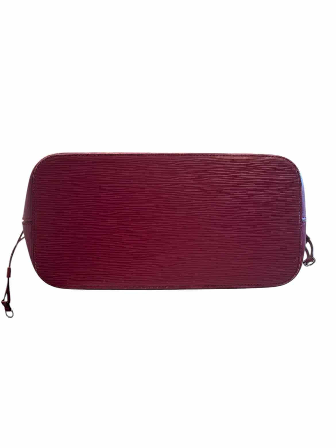 LOUIS VUITTON Size MM fuchsia/silver hardware Purse