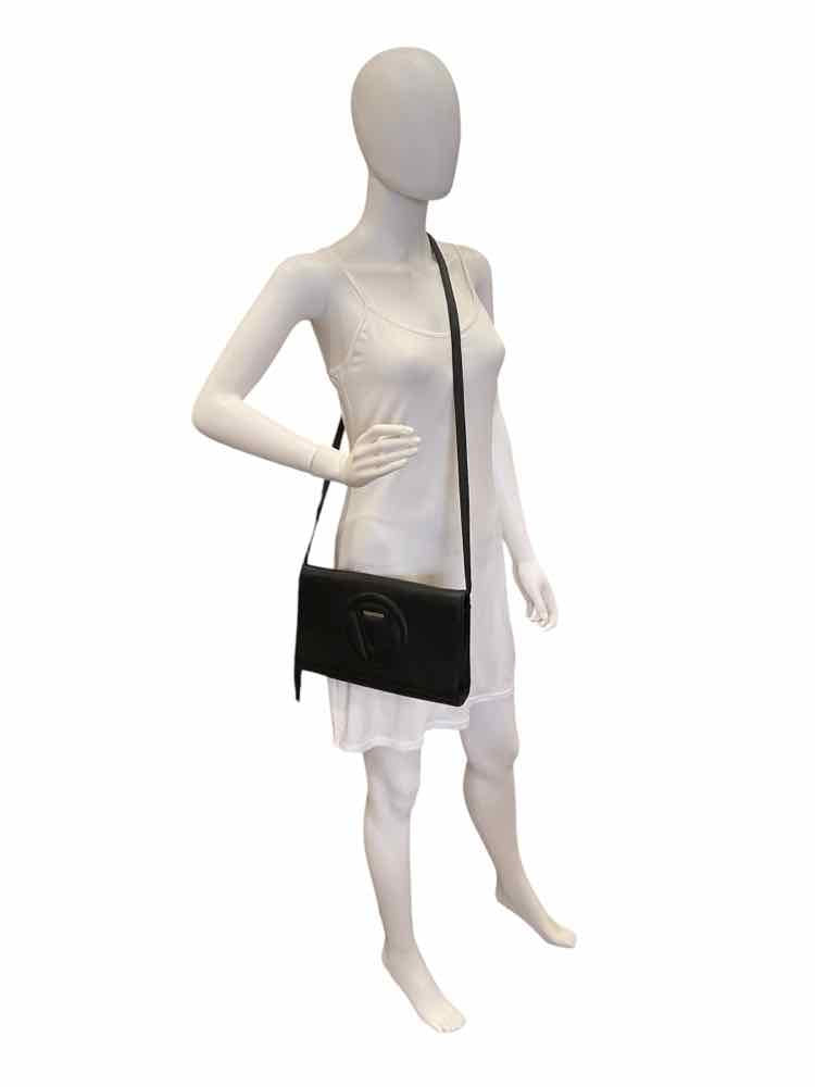 mario Valentino Size M Black Purse