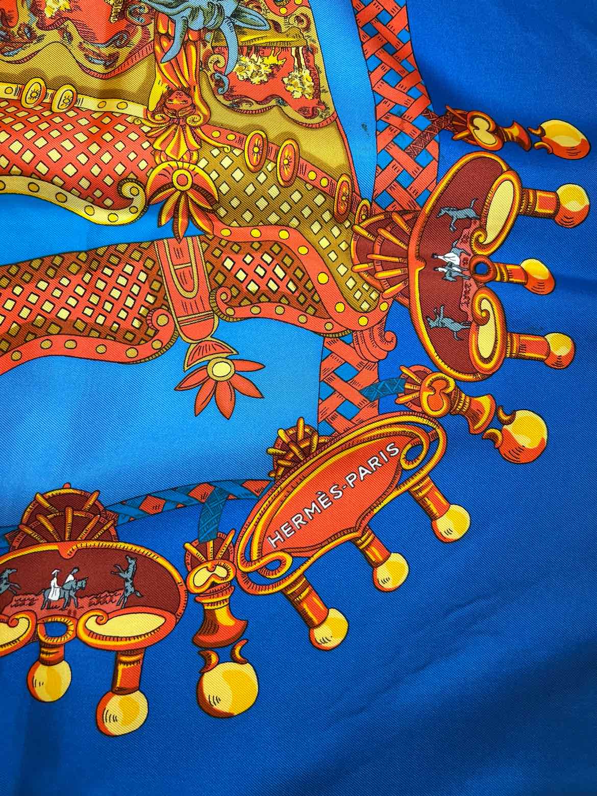 Hermes Size 90 blu/org/yel Scarf