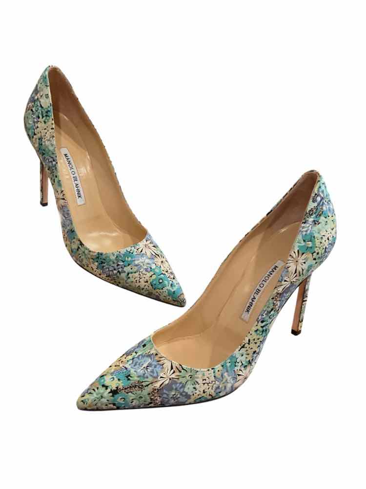 Manolo Blahnik Size 40 Blue floral Shoes