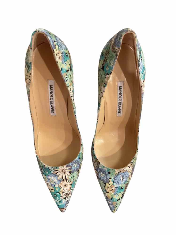 Manolo Blahnik Size 40 Blue floral Shoes