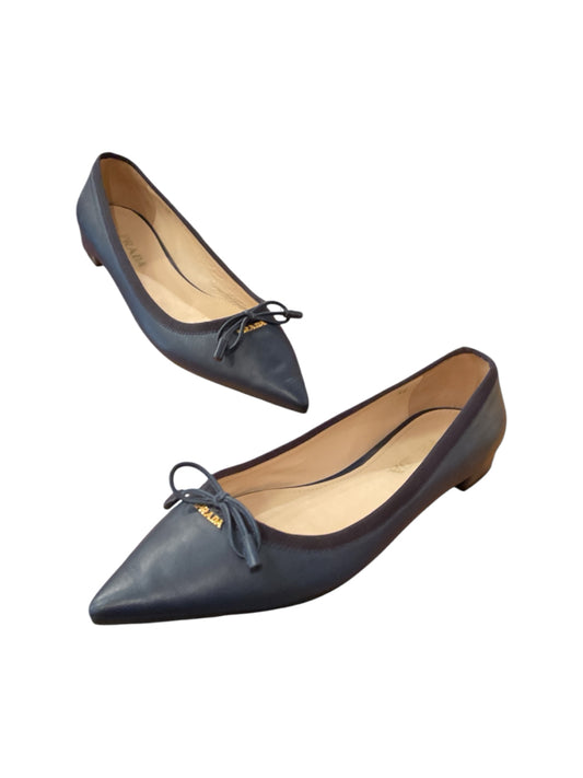 Prada Size 38 Navy Shoes
