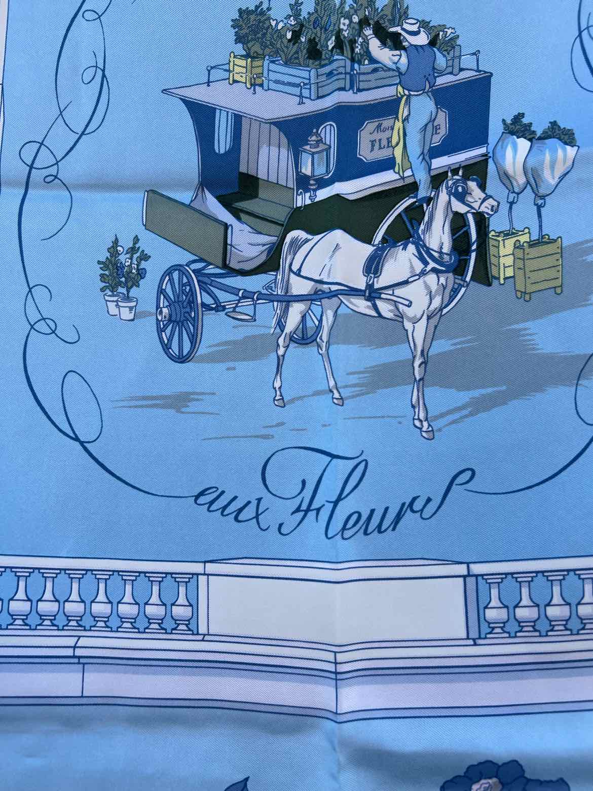 Hermes Size 90 blue/ivory Scarf