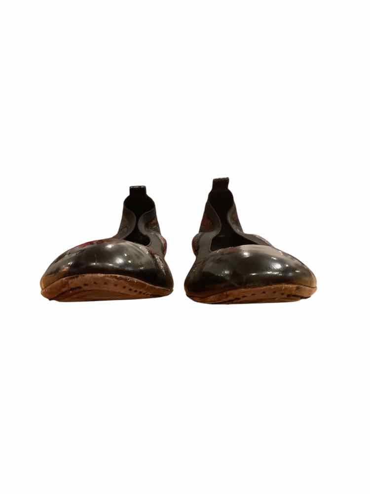 Chanel Size 39 black patent Shoes