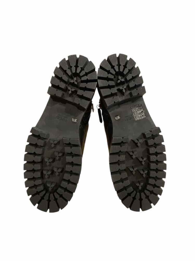 Gucci Size 36.5 Black Shoes