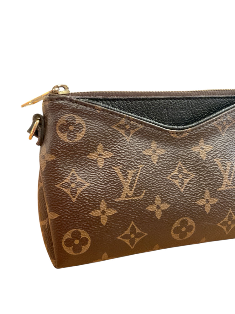 LOUIS VUITTON Size Small monogram/black Purse